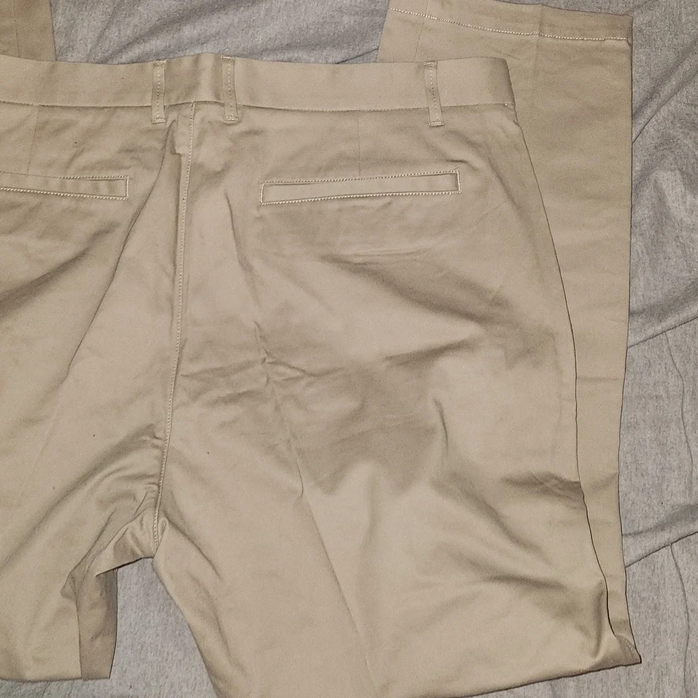 NWT- Everlane Khaki Slim Pants Size 40x30